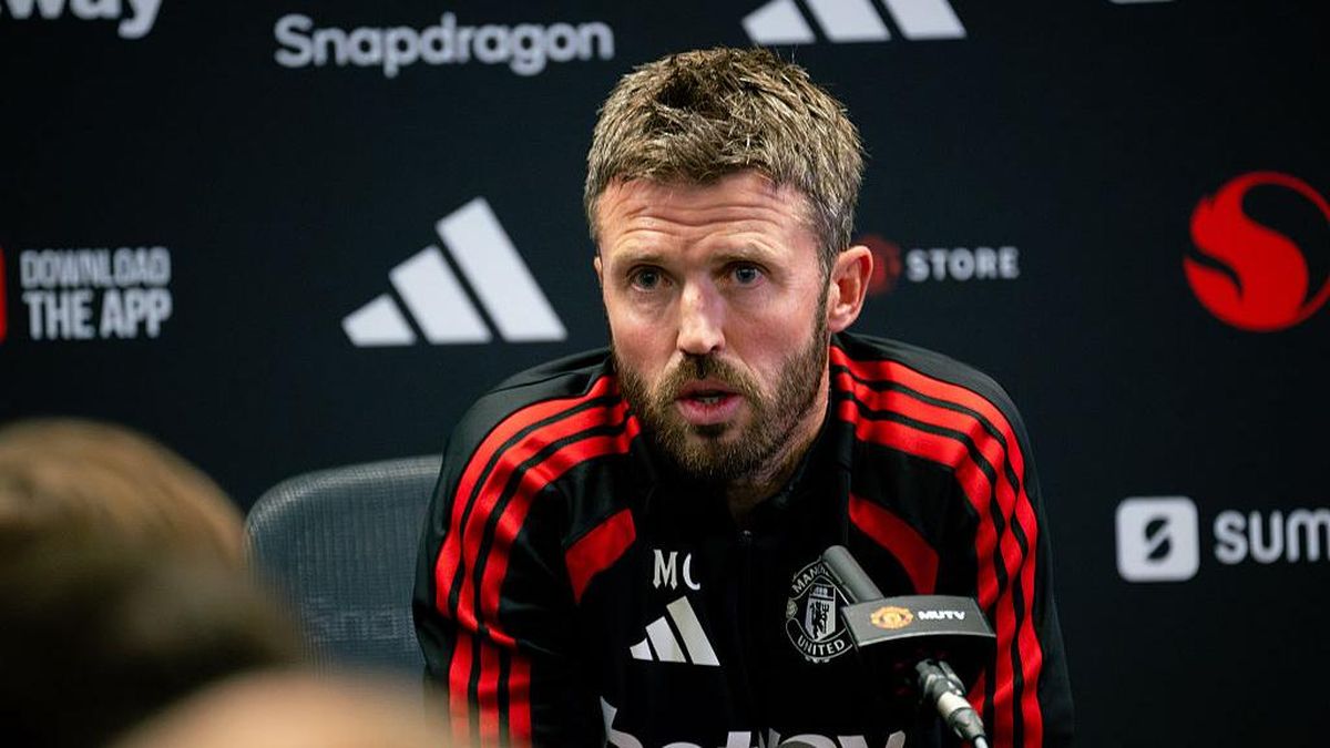Carrick Yakin Masih Jadi Sosok Tepat untuk Latih MU — NadiKabar.com