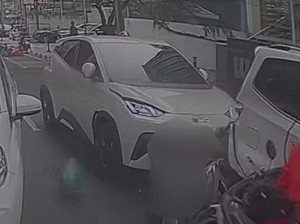 Sopir Ojol yang Dilindas BYD di Blok M Patah Kaki, Jalani Operasi Hari Ini