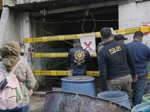 Bandel Usai Ditertibkan, Rumah Potong Unggas Ilegal di Surabaya Disegel