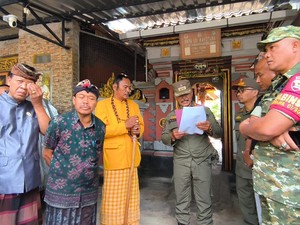 Kanopi-Tembok Rumah di Bangli Dibongkar Paksa gegara Halangi Jalan Usaha Tani