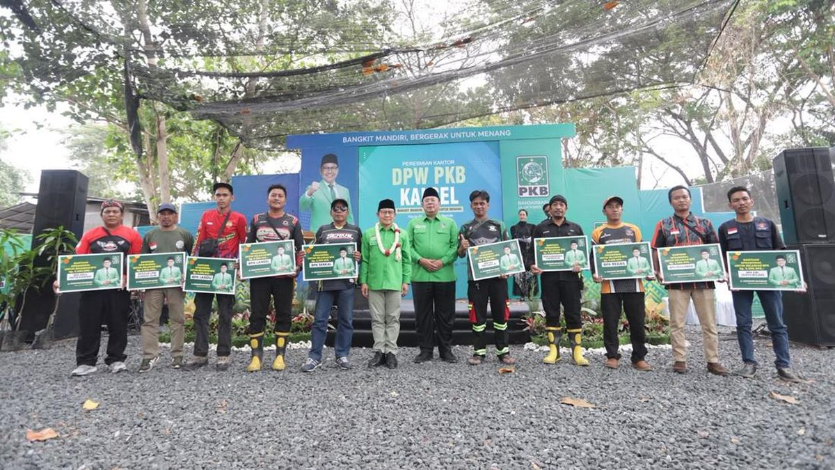 Cak Imin Salurkan Bantuan ke Petugas dan Warga Terdampak Karhutla di Kalsel — NadiKabar.com