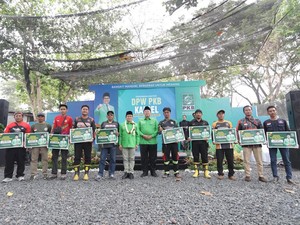 Cak Imin Salurkan Bantuan ke Petugas dan Warga Terdampak Karhutla di Kalsel