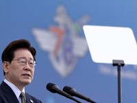FILE PHOTO: South Korean President Lee Jae Myung delivers a speech during the 78th Armed Forces Day at a military base in Gyeryong-City, South Korea, 01 October 2026.     JEON HEON-KYUN/Pool via REUTERS//File Photo