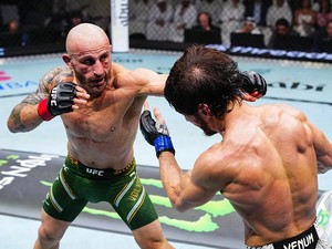 Hasil UFC 333: Volkanovski Bikin TKO Evloev, Pertahankan Sabuk Kelas Bulu