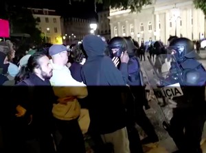 Video Demo Berdarah di Portugal, Massa Dibubarkan Paksa Polisi