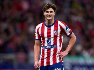 Akhirnya Julian Alvarez Minta Maaf ke Fans Atletico Madrid