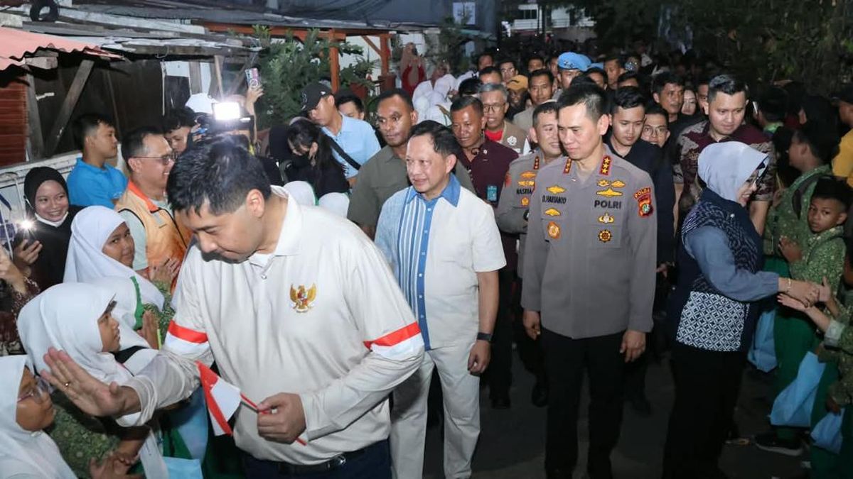 Ilustrasi berita Nasional: Polda Metro Salurkan 1.000 Paket Sembako untuk Warga Kampung Ambon Jakbar