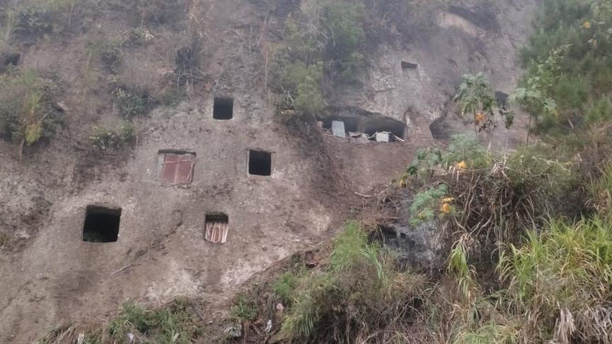 Karhutla Hanguskan Kuburan Batu di Toraja Utara Diduga Disengaja — NadiKabar.com