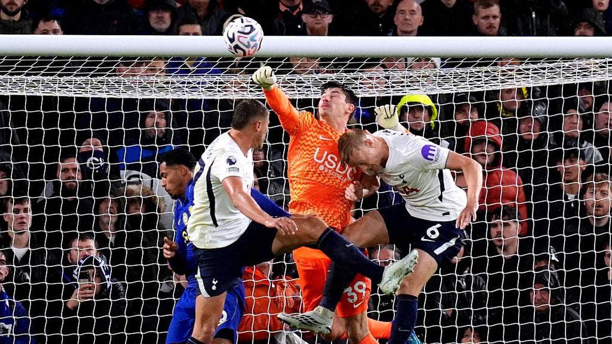 Chelsea Ditekuk Spurs, Alonso Bela Penders yang Blunder — NadiKabar.com