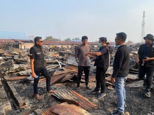 Pasar Batu-batu Soppeng Diduga Dibakar Hanguskan 149 Los-Kios