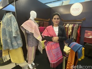 Songket Nias Menembus Panggung Busana London hingga New York