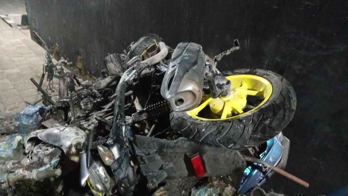 Ilustrasi berita Nasional: Geng Motor Bikin Ricuh di Makassar, Warga Melawan Bakar Kendaraan