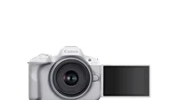 Canon EOS R50, Apakah Lensa Bawaannya Cukup untuk Pemula?