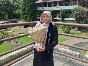 Lulusan Terbaik S2 ITB Kembangkan Material untuk Baterai, Akui Sempat Burnout