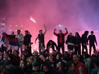 Gerakan mahasiswa Serbia menyatakan kemenangan dalam pemilihan parlemen yang digelar pada Minggu (25/10/2026), sekaligus mengakhiri 14 tahun kekuasaan Partai Progresif Serbia pimpinan Aleksandar Vucic. (REUTERS/Djordje Kojadinovic)