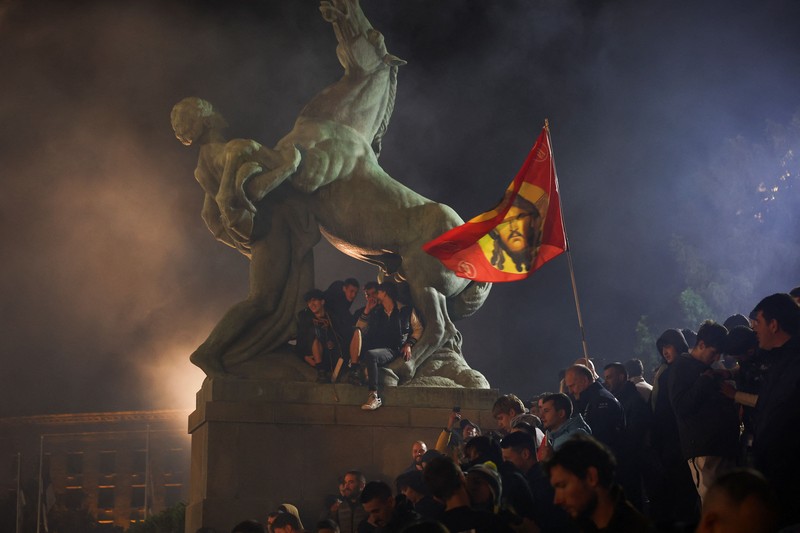 Gerakan mahasiswa Serbia menyatakan kemenangan dalam pemilihan parlemen yang digelar pada Minggu (25/10/2026), sekaligus mengakhiri 14 tahun kekuasaan Partai Progresif Serbia pimpinan Aleksandar Vucic. (REUTERS/Uros Arsic)