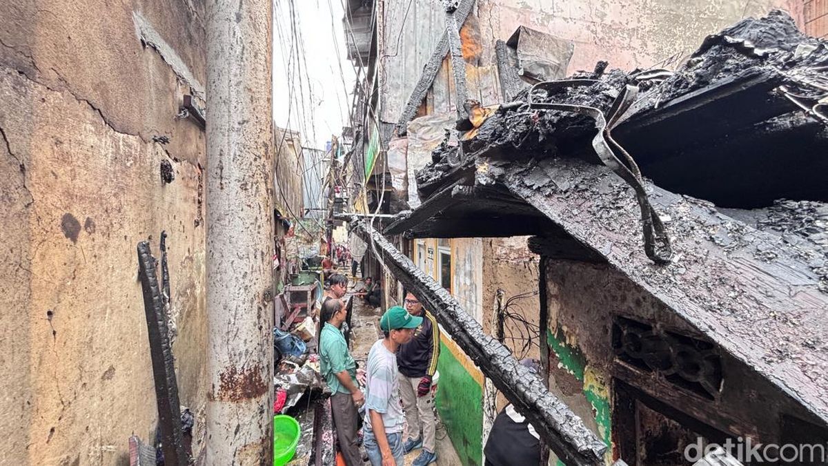 Kebakaran di Permukiman Padat Tamansari Jakbar Padam, 14 Rumah Hangus — NadiKabar.com