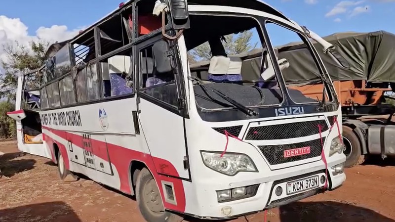 Kecelakaan maut terjadi di Jalan Raya Nairobi-Mombasa, Kenya, pada Minggu (25/10/2026).