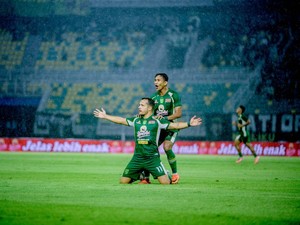 Hasil Super League: Persebaya Sikat Madura United 3-1