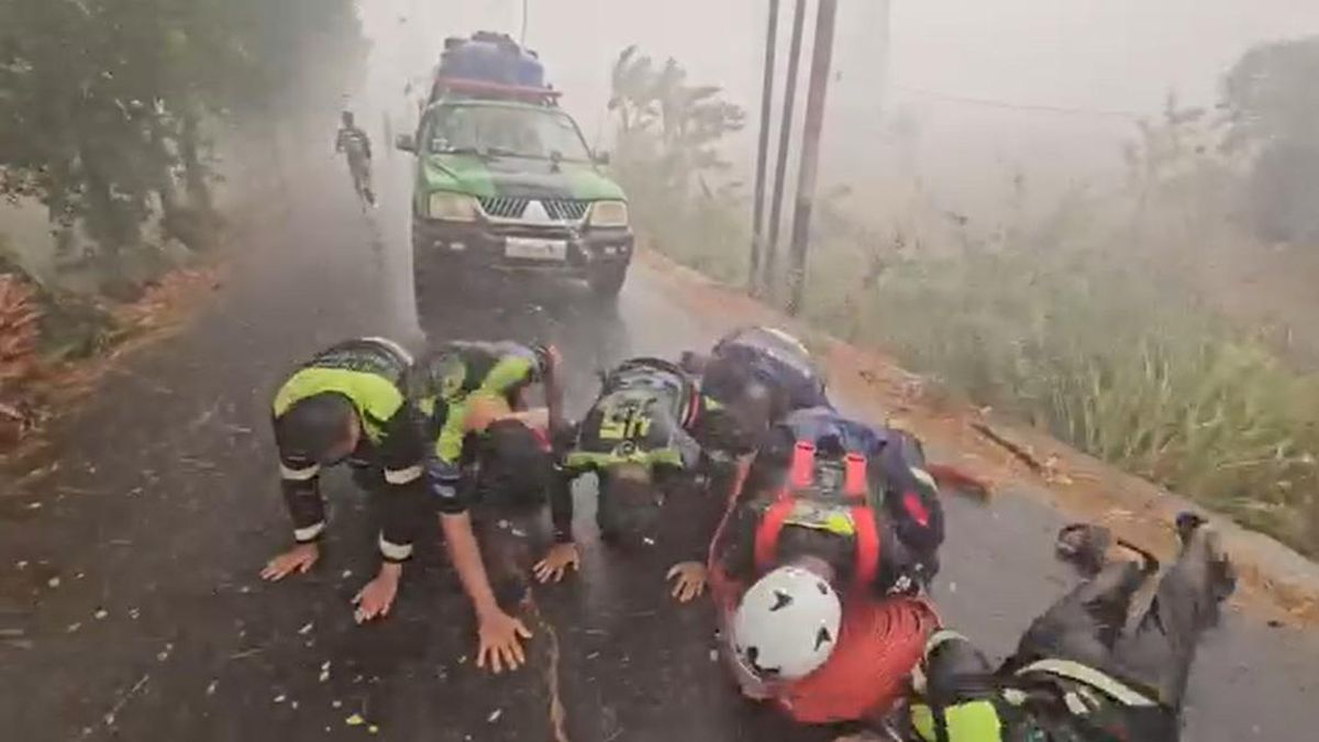 Cerita Relawan Karhutla di Kalsel Sujud Syukur saat Hujan Deras — NadiKabar.com