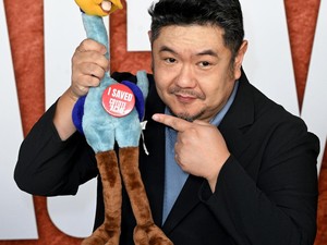 Pengisi Suara Bugs Bunny Eric Bauza Meninggal Dunia