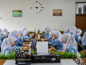 Wakil Ketua Komisi X DPR: TKA Jangan Dijadikan Beban Psikologis