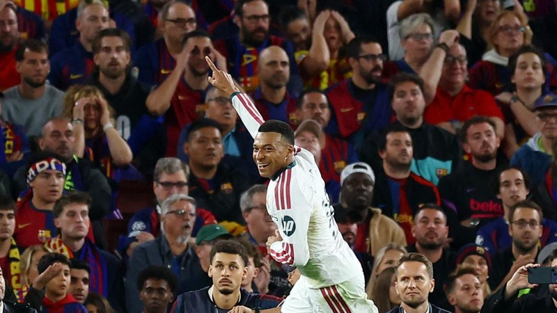 Real Madrid berhasil keluar sebagai pemenang dalam laga penuh gengsi melawan Barcelona pada pekan ke-10 Liga Spanyol di Camp Nou, Senin (26/10/2026) dini hari WIB. (REUTERS/Albert Gea)