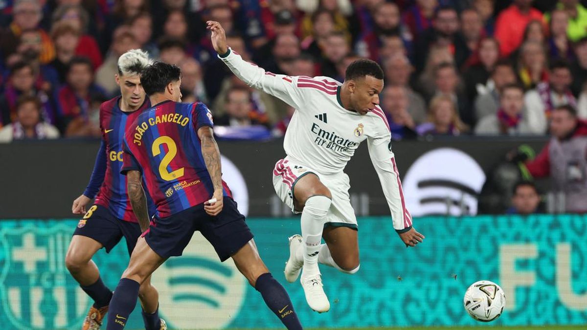 Ilustrasi berita Olahraga: Kalah di El Clasico, Cancelo: Barcelona Lebih Baik dari Madrid