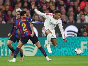 Kalah di El Clasico, Cancelo: Barcelona Lebih Baik dari Madrid