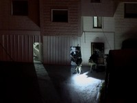 Tentara Israel menggeledah rumah-rumah warga Palestina dan berpatroli di jalanan Hebron, Tepi Barat yang diduduki, pada Minggu (25/10/2026). (Tangkapan Layar Video Reuters/)