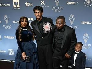Gemasnya Keyne! Adik Lamine Yamal Muncul di Karpet Merah Ballon dOr 2026