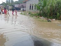 Banjir melanda sejumlah gampong di Kecamatan Darul Makmur dan Kecamatan Tripa Makmur, Kabupaten Nagan Raya, pada Minggu, 25 Oktober 2026. (Dok. BNPB)