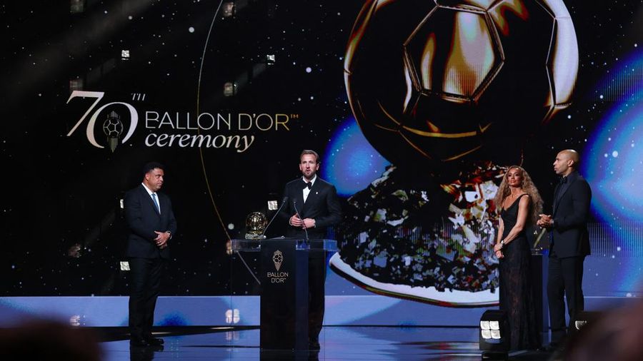 Bintang Bayern Munchen, Harry Kane dinobatkan sebagai peraih Ballon d'Or 2026 di London Palladium Theatre, London, Inggris, Senin (26/10) malam waktu setempat atau Selasa (27/10) dini hari WIB. (Action Images via Reuters/Matthew Childs)