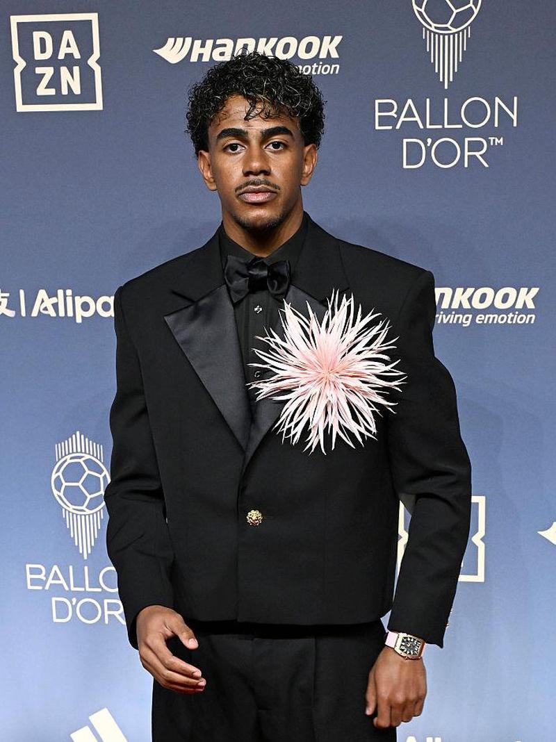 Gaya Lamine Yamal Menang Ballon DOr 2026, Korsase Chanel Jadi Sorotan