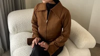 Punya Jaket Suede Tapi Takut Rusak? Begini Cara Merawatnya dari Sikat sampai Penyimpanan