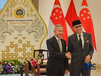 Konferensi pers bersama Menteri Luar Negeri Singapura Vivian Balakrishnan (kiri) dan Menlu RI Arrmanatha Nasir atau Tata di Gedung Pancasila Jakarta, Selasa (27/10/2026). (CNBC Indonesia/Thea Fathanah Arbar)