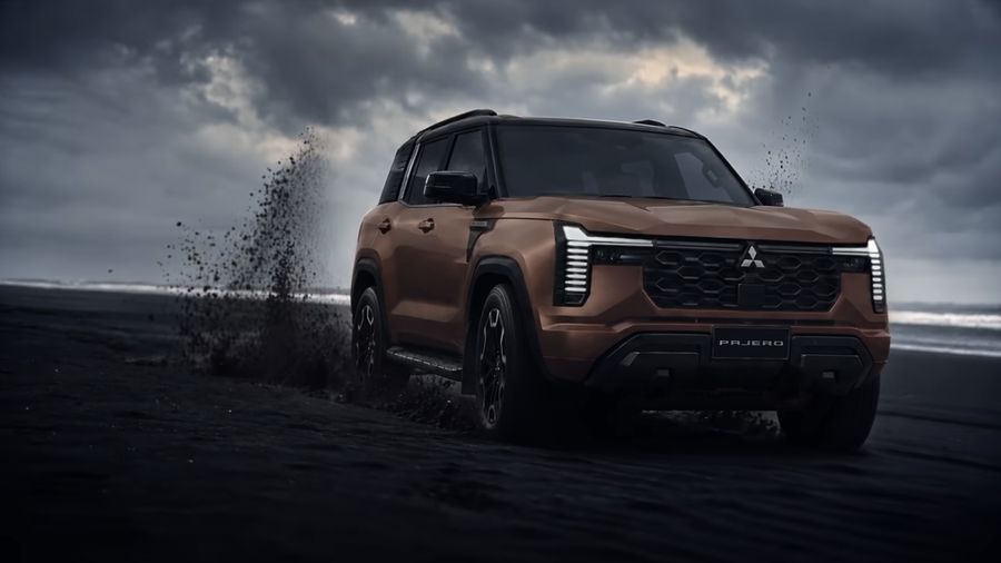 Mitsubishi New Pajero di Thailand.