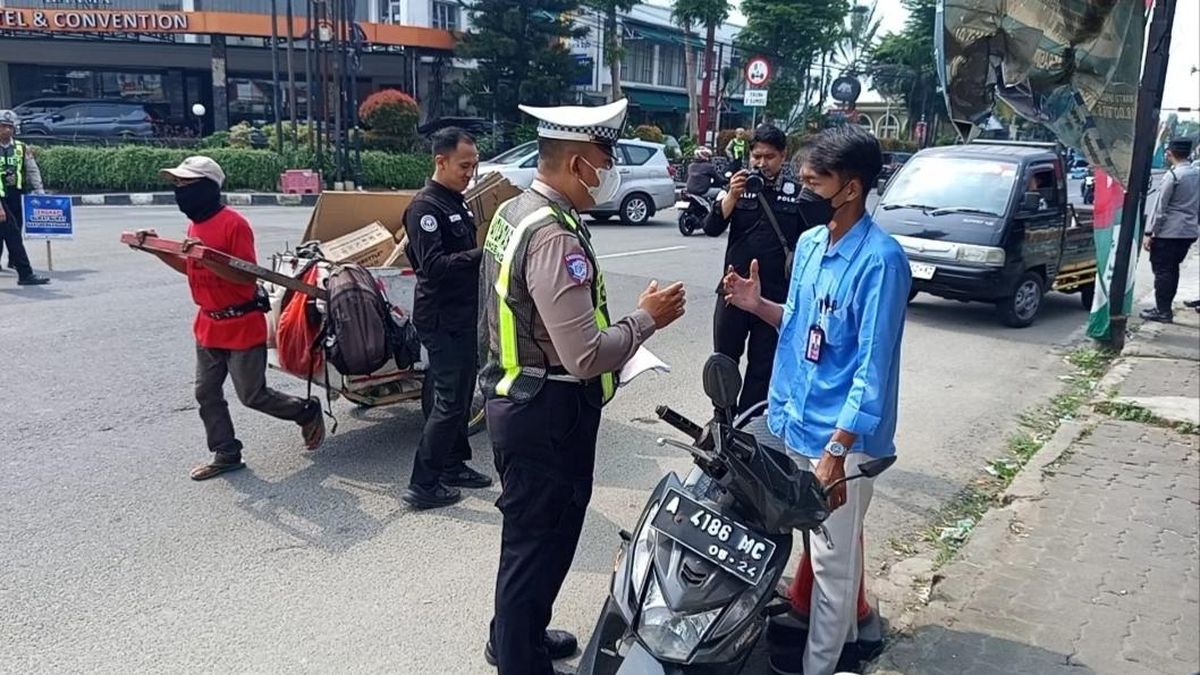 2 Hari Operasi Patuh Maung di Pandeglang, 160 Pelanggar Ditindak — NadiKabar.com