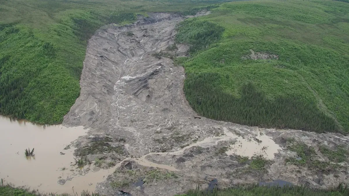 Permafrost di Kanada Longsor, Bongkah Es Sebesar Rumah Jatuh Tak Terkendali — NadiKabar.com