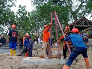 Momen Dramatis Pemakaman Wanita Berbobot 300 Kg di Sragen