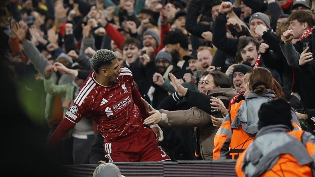 Van Dijk Tak Heran Fans Liverpool Langsung Mencintai Ronald Araujo — NadiKabar.com