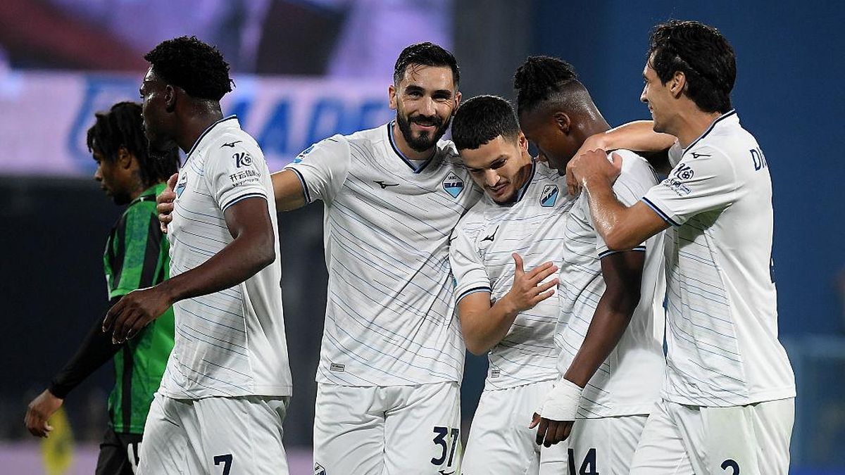 Ilustrasi berita Olahraga: Sassuolo Vs Lazio: Bantai Neroverdi Tanpa Idzes, Le Aquile ke Puncak