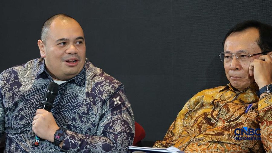 Chief Investment Officer (CIO) di Badan Pengelola Investasi Daya Anagata Nusantara (BPI Danantara), Pandu Patria Sjahrir saat menyampaikan pemaparan dalam Kearney 100 Years of Impact di The Ritz Carlton Pacific Place, Jakarta, Rabu (28/10/2026). (CNB