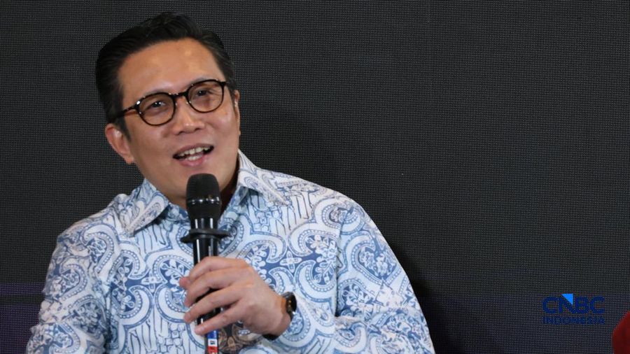 Direktur Utama Bursa Efek Indonesia (BEI), Jeffrey Hendrik saat menyampaikan pemaparan dalam Kearney 100 Years of Impact di The Ritz Carlton Pacific Place, Jakarta, Rabu (28/10/2026). (CNBC Indonesia/Muhammad Sabki)