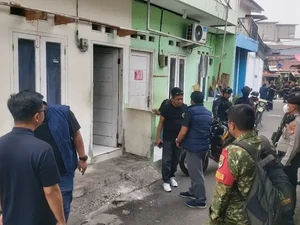 Polda Metro Gerebek Sarang Narkoba Kampung Berland, 8 Orang Ditangkap
