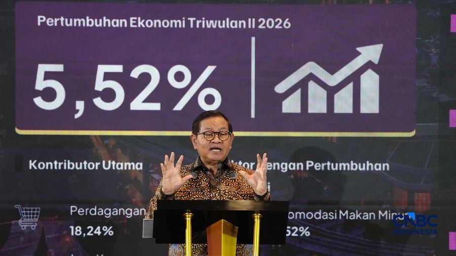 Gubernur DKI Jakarta, Pramono Anung saat menyampaikan pemaparan dalam Kearney 100 Years of Impact di The Ritz Carlton Pacific Place, Jakarta, Rabu (28/10/2026). (CNBC Indonesia/Muhammad Sabki)