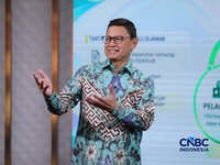 Kepala Badan Pengawas Obat dan Makanan (BPOM) Taruna Ikrar dalam acara The Future of Beauty: Driving Innovation, Safety, and Growth di Studio CNBC Indonesia, Jakarta, Rabu (28/10/2026). (CNBC Indonesia/Tri Susilo)
