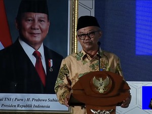 Mendikdasmen Muti Sentil Bahasa Asing di Bandara: Padahal Pintu Gerbang Indonesia