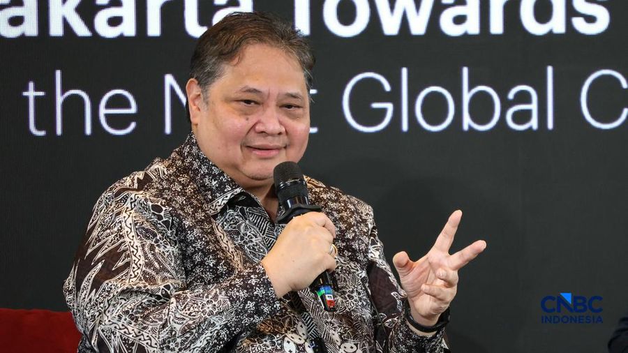 Menteri Koordinator Bidang Perekonomian, Airlangga Hartarto saat menyampaikan pemaparan dalam Kearney 100 Years of Impact di The Ritz Carlton Pacific Place, Jakarta, Rabu (28/10/2026). (CNBC Indonesia/Muhammad Sabki)