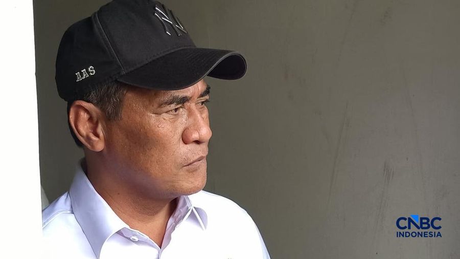 Menteri Pertanian sekaligus Kepala Badan Pangan Nasional (Bapanas) Amran Sulaiman saat menyidak jalan Kayu Manis 10, Jakarta Timur, Rabu (28/10/2026). (CNBC Indonesia/Martyasari Rizky)
